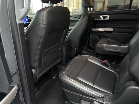 Used 2022 Ford Explorer XLT w/ Equipment Group 202A image 41