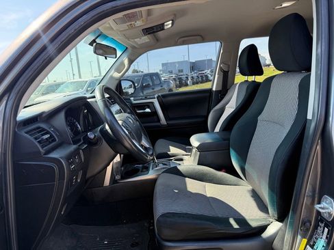 Used 2014 Toyota 4Runner SR5 RWD image 5