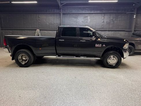 Used 2018 RAM 3500 Tradesman w/ Chrome Appearance Group AWD/4WD image 4