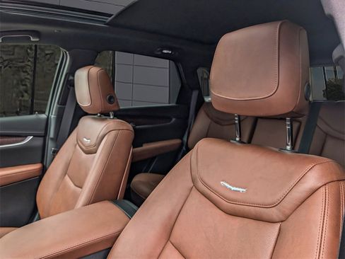 New 2025 Cadillac XT5 Premium Luxury image 9