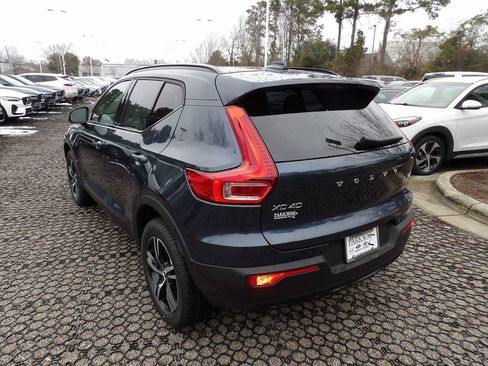 New 2026 Volvo XC40 B5 Core w/ Climate Package AWD/4WD image 8