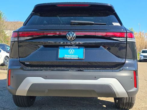 New 2026 Volkswagen Tiguan SE FWD image 6