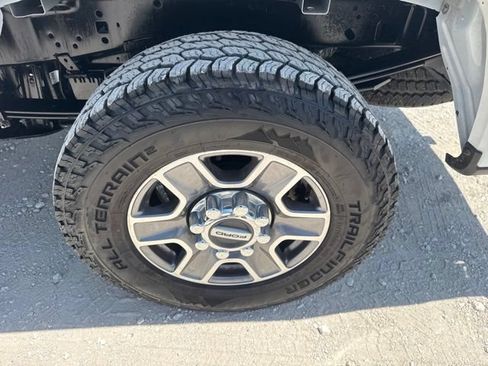 Used 2025 Ford F250 XLT w/ FX4 Off-Road Package AWD/4WD image 14