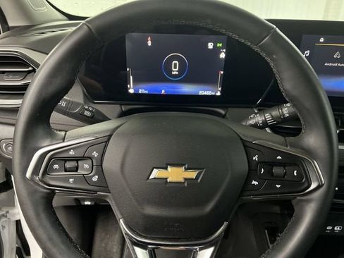 Certified 2024 Chevrolet TrailBlazer LT w/ LT Cold Weather Package FWD image 11