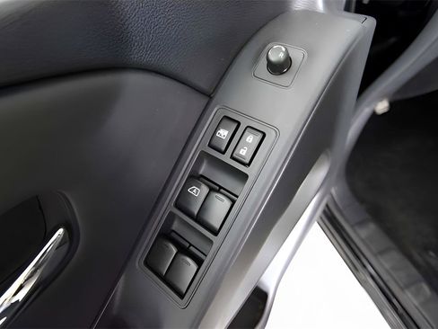 Used 2024 Nissan Frontier SV w/ SV Convenience Package image 19