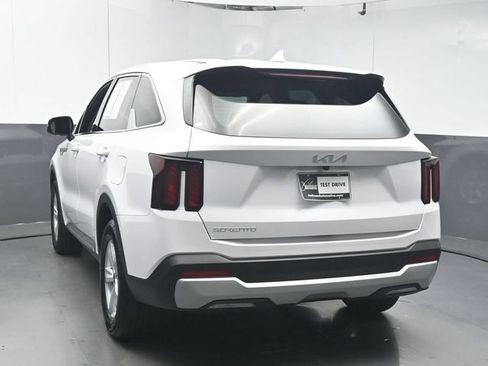 Used 2026 Kia Sorento LX FWD image 6