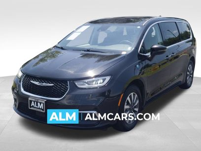 Used 2023 Chrysler Pacifica Touring-L