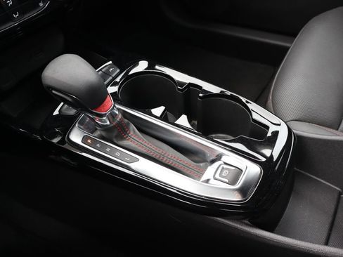 Used 2024 Chevrolet Trax RS FWD image 8