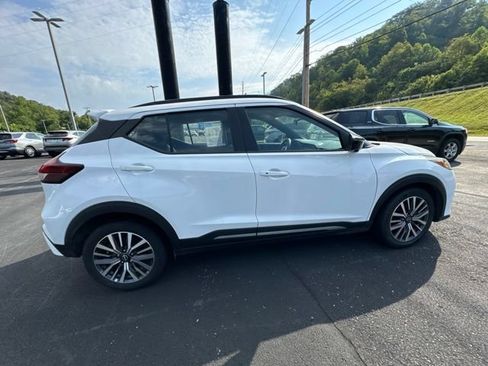 Used 2024 Nissan Kicks SR FWD image 8