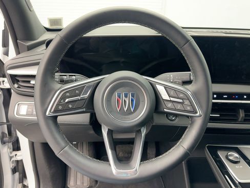 Used 2025 Buick Enclave Preferred image 15