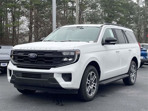 New 2025 Ford Expedition Active image 13