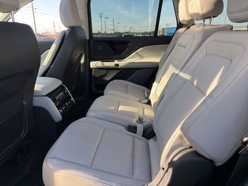 Used 2025 Lincoln Aviator Reserve w/ Illumination Package RWD image 10