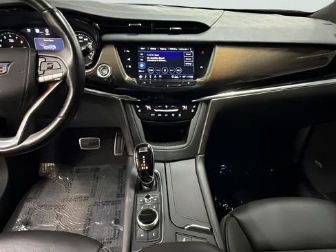 Used 2022 Cadillac XT6 Sport w/ Platinum Package AWD/4WD image 23