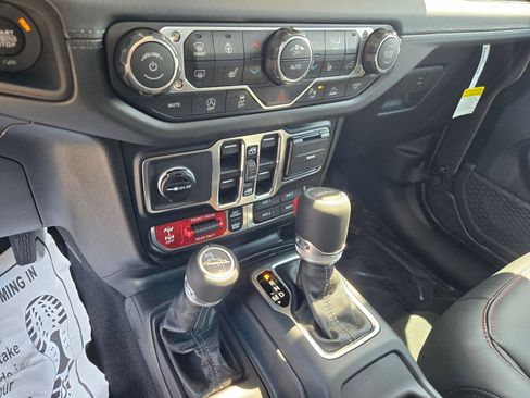 New 2026 Jeep Gladiator Rubicon w/ Safety Group AWD/4WD image 10