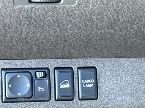 Used 2019 Nissan Frontier SV image 7