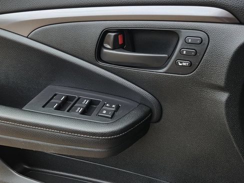 Used 2025 Honda Passport EX-L image 18