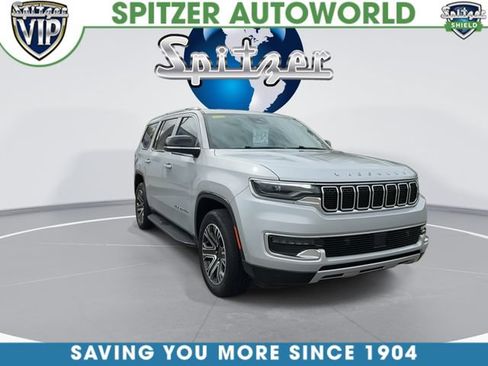 Used 2024 Jeep Wagoneer Series II w/ Flexible Seating Group AWD/4WD image 2