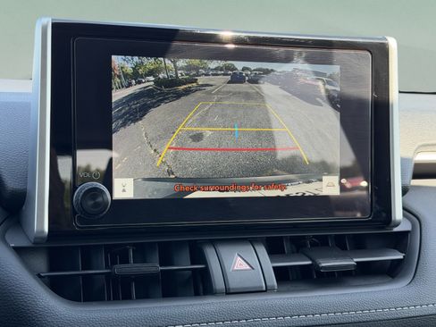Used 2025 Toyota RAV4 XLE w/ Convenience Package FWD image 9