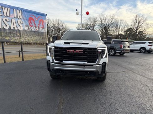 Used 2025 GMC Sierra 2500 Pro image 2