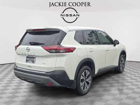 Used 2023 Nissan Rogue SV FWD image 5