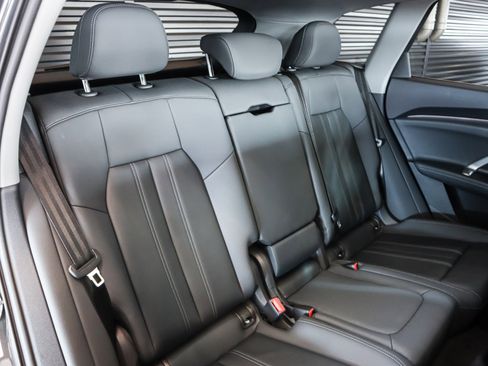 Certified 2025 Audi Q5 Premium w/ Convenience Package image 11