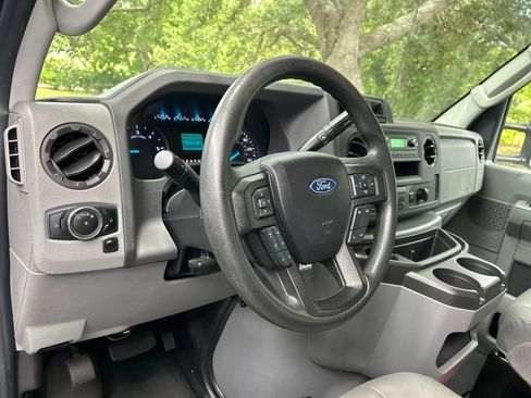 Used 2024 Ford E-450 and Econoline 450 Super Duty w/ Power Windows & Locks Group RWD image 13