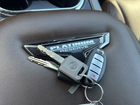 Used 2021 Nissan Titan Platinum Reserve image 27