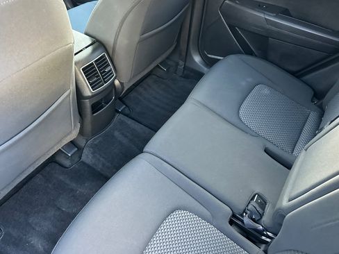 Used 2023 Kia Sportage LX image 9