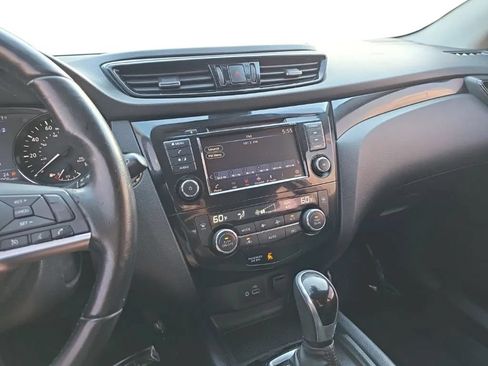 Used 2022 Nissan Rogue Sport SV FWD image 23