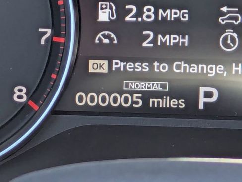 New 2026 Mitsubishi Outlander LE image 32