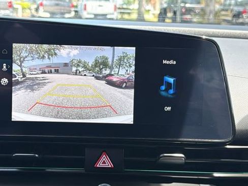 Used 2025 Hyundai Elantra SEL FWD image 22
