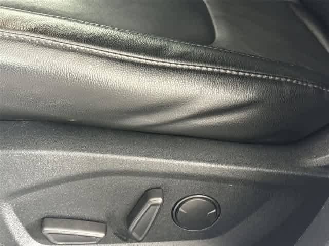 Used 2021 Ford Edge Titanium AWD/4WD image 11