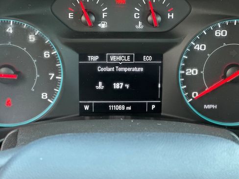Used 2020 Chevrolet Equinox LS FWD image 22