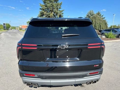 Used 2024 Chevrolet Traverse Z71 AWD/4WD image 4