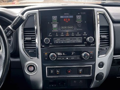 Used 2020 Nissan Titan SV w/ SV Convenience Package image 6