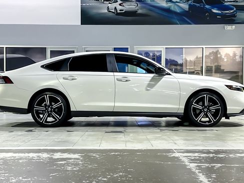 Used 2024 Honda Accord Sport image 7