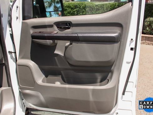 Used 2018 Nissan NV 2500 S image 33