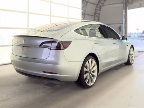 Used 2018 Tesla Model 3 Long Range RWD image 4