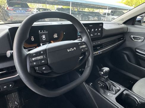 Used 2025 Kia K4 FWD image 13