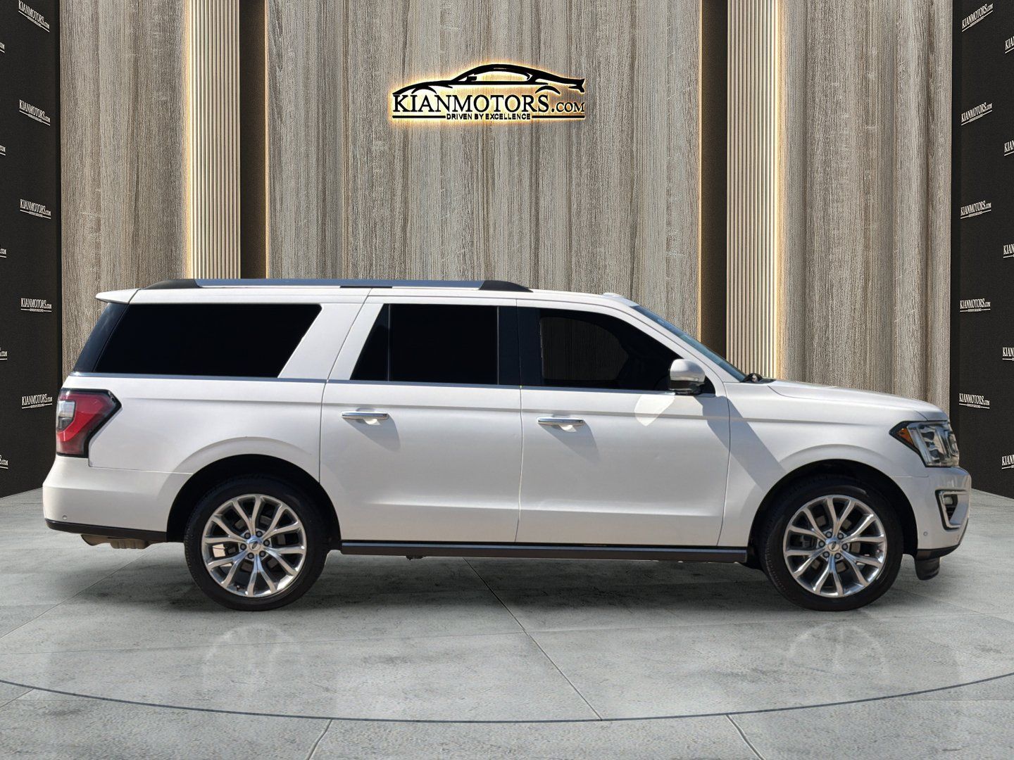 Used 2018 Ford Expedition Max Limited w/ Equipment Group 302A RWD image 8