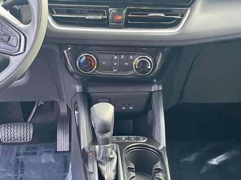 Used 2025 Chevrolet TrailBlazer LT image 37