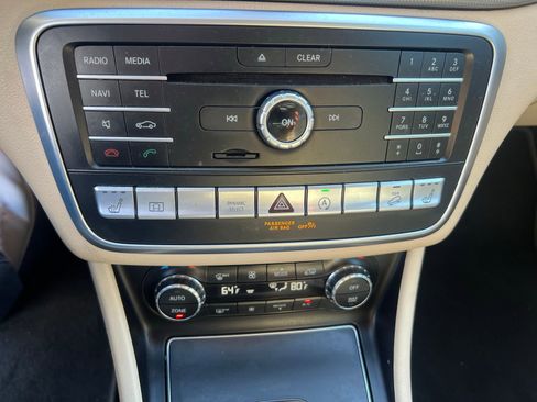 Used 2020 Mercedes-Benz GLA 250 4MATIC image 23