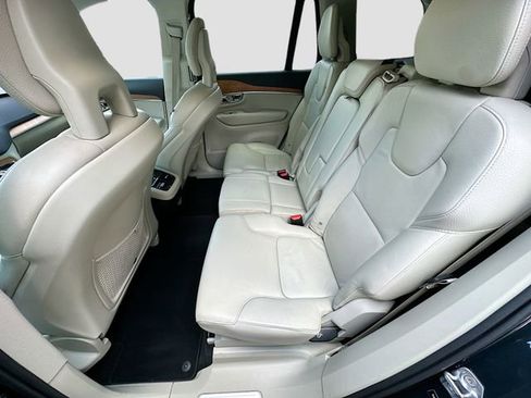 Used 2021 Volvo XC90 T5 Momentum image 27
