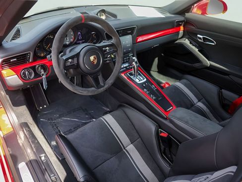 Used 2018 Porsche 911 GT3 RWD image 13