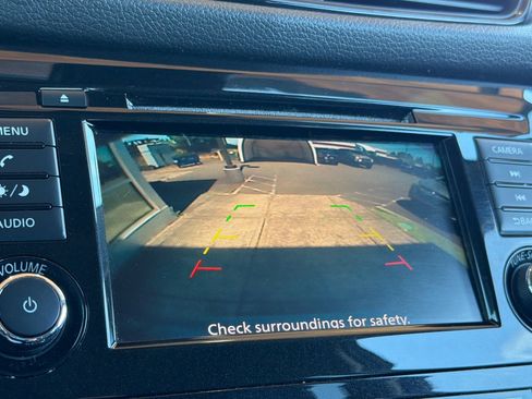 Used 2020 Nissan Rogue SV FWD image 21