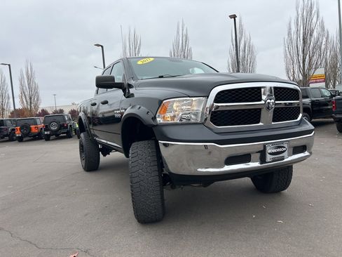 Used 2017 RAM 1500 ST w/ SXT Appearance Group image 8