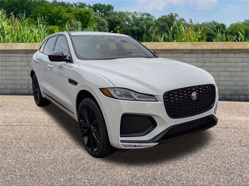New 2026 Jaguar F-PACE R-Dynamic S image 3