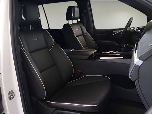 Used 2022 Cadillac Escalade ESV Sport w/ Touring Package AWD/4WD image 17