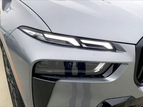 Used 2026 BMW X7 xDrive40i image 13