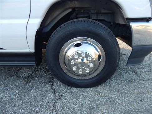 Used 2022 Ford E-450 and Econoline 450 Super Duty w/ Motorhome Prep Package image 21